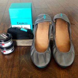 Tieks, Metallic Pewter, Size 9